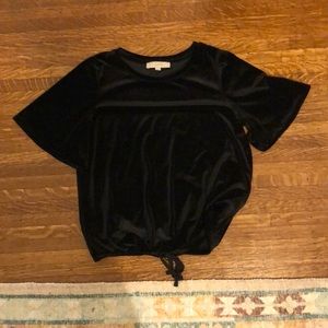 black velvet short sleeved w/ cinched drawstring